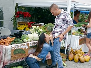 guza, varanje, zvijer, supruga, pušenje, veliki-kurac, mame-koje-bih-jebao, latine, čizme, napaljeni