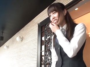Sexy Japanese slut Shizuku Memori enjoys pleasuring a stranger