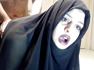 Fat muslim woman fucks at home