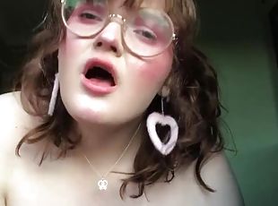 storatuttar, glasögon, masturbation, orgasm, amatör, bbw, brittisk, webbkamera, fetisch, ensam