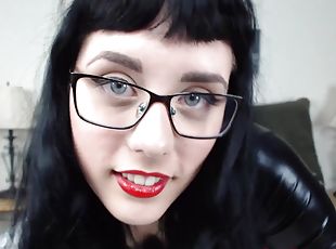 Kinky brunette 18yo girl in eyeglasses on webcam