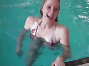 amateur, polla-enorme, alemán, jóvenes18, piscina, bikini, sujetador, polla