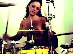 Drumming made her so thirsty for his dick