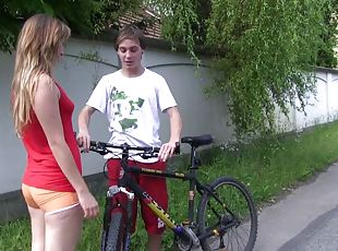 in-afara, adolescenta, hardcore, cuplu, biciclist, realitate