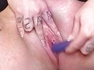 masturbation, orgasme, giclée, amateur, jouet, belle-femme-ronde, solo, tatouage