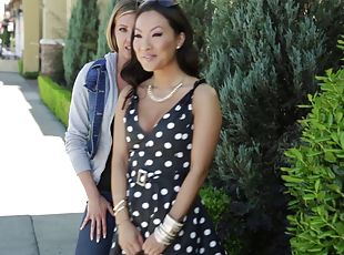 Asa Akira likes feeling fingers and a dick deep in her cooch