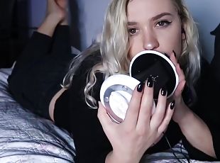 blondinė, miela-cute, solo