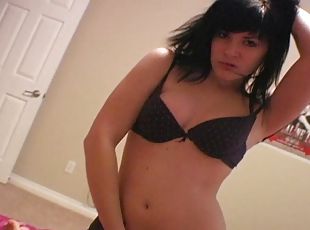 Hot woman poses nude at her room