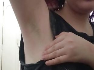 I like to rub my hairy armpits - pinay