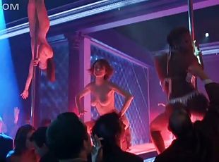 Lots Of Breathtaking Babes Dancing Topless In a Scene From 'Closer'