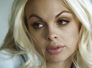 Jesse Jane sucks a boner and takes a breath-taking ride on it