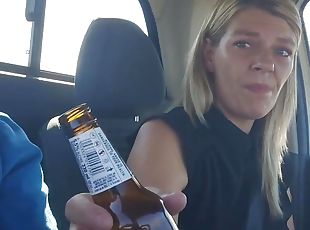 Sweet tinder date 's first blowjob while driving