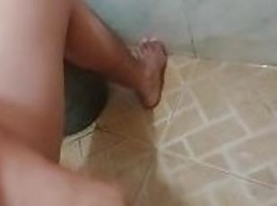 Dali dali ako pumunta sa banyo at mag jakol.