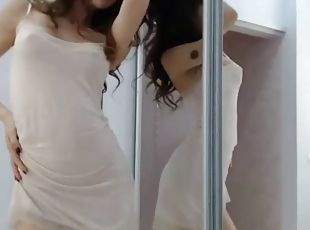Sweet dancing sexy and shaking ass