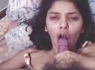 Lots of cumshots in her Indian mouth