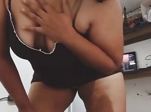 Stepsister striptease and masturbate me with a 21 cm dildo and send me the video on whatsapp