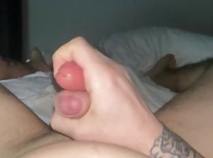 masturbation, ejaculation-sur-le-corps, gay, branlette, ejaculation, solo, minet, tatouage, bite