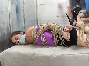 amateur, bdsm, sœur, bâillonnement, bondage, brunette, tatouage