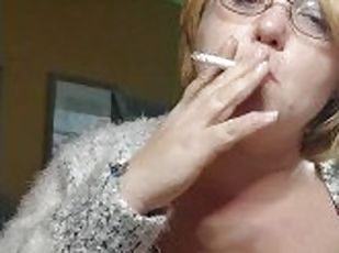 teta-grande, óculos, masturbação, amador, babes, mulher-madura, suja, fetiche, sozinho, fumando