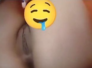 How delicious I masturbate when no one is there, look at my wet vag...