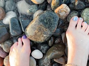 Foot fetish at the beach (with ASMR) - small feet and long toes of Mistress Lara