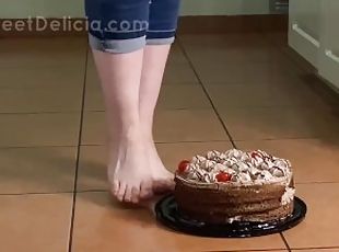 food chocolate cake crushing with feet - foot crushing [ManyVids Pr...