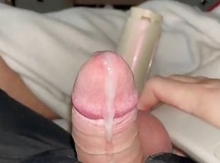 Use flowing PRECUM to fuck my Fleshlight during Valentine’s Day edg...