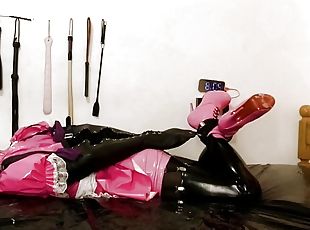 femme-de-ménage, transsexuelle, amateur, travesti, bdsm, bas, lingerie, gode, fétiche, latex