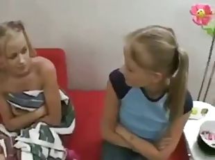 adolescenta, sex-in-trei, blonda, gemeni