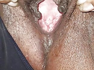 clitoris, masturbare-masturbation, pasarica, nevasta, bunicuta, negru, cu-degetelul, maurdara, sot, uda