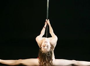 Gorgeous Nude Ballerina Dances On A Pole. Girl Dancer Spreads Her F...