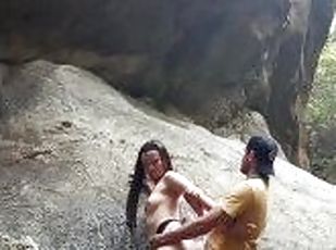 I took a stranger for a walk and she gave me a delicious blowjob an...