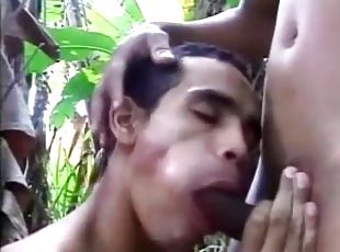 Blowjob outdoors for a Brazilian cock