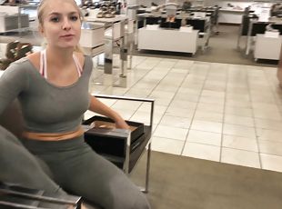 public, amateur, ados, décapage, blonde, solo, soutien-gorge, talons-hauts, string