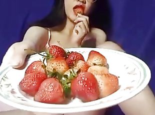 Sexy nude girl show pussy masturate and eat strawberry