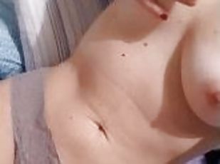 gros-nichons, masturbation, mamelons, vieux, amateur, ados, latina, italien, plus-agée, seins