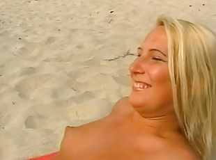 Blonde amateur takes a cumshot after riding a stiff pecker in close up pov