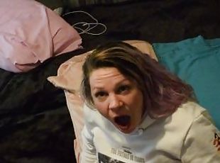 HUGE BBC FEEDS EX GF MOUTHFUL OF CUM THEN SHE SUCKS ME HARD TO SO I...