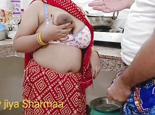 Kitchen Mein Chowmin Bana Rahi Desi Sister Ko Bhai Ne Ghodi Bana Kar Lapa Lap Choda