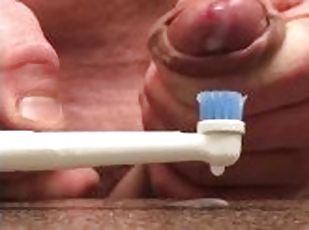 Watch me try to Cum handsfree using my electric toothbrush, using m...