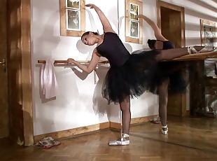 Aleska Diamond fingers her pussy in a ballet class