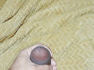 I record my stepmother while she masturbates, she has a wet and mat...