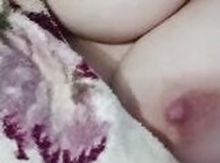 gros-nichons, amateur, milf, maison, maman, couple, belle-femme-ronde, joufflue, mère, seins