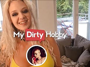 MyDirtyHobby - Stepdaughter masturbates with a dildo in front of st...