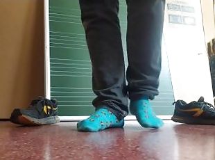 Twink boy in colourful socks and shoes. Feetplay and shoeplay in sc...