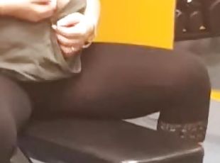 gros-nichons, masturbation, public, amateur, hardcore, cam, belle-femme-ronde, voyeur, joufflue, seins