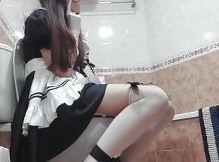 Giantess maid digests your friends and goes to the toilet [Disposal...