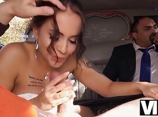 VIP4K. Random passerby scores luxurious bride in the wedding limo