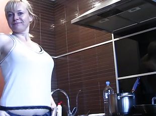 masturbación, coño-pussy, babes, madurita-caliente, cocina, rubia, natural, webcam, a-solas, calientapollas