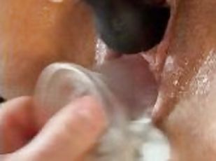 clitoris, masturbare-masturbation, orgasm, pasarica, jucarie, dildo, solo, de-aproape, uda